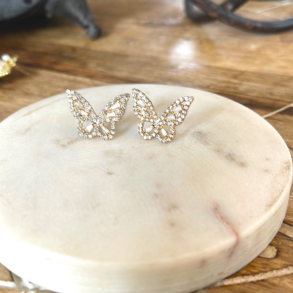 Gorgeous gold butterfly earrings